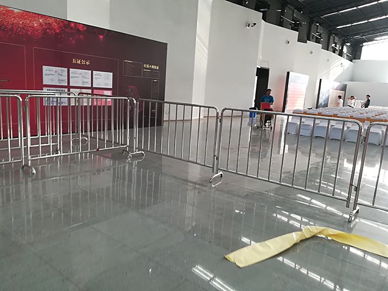 西安铁马护栏租赁 曲江华...